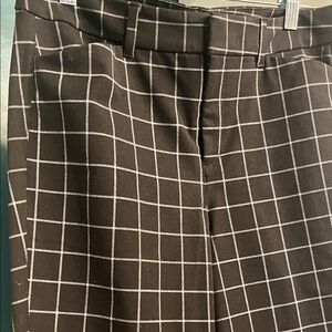 Old Navy Black and White Checkered Skinny Pixie Pants